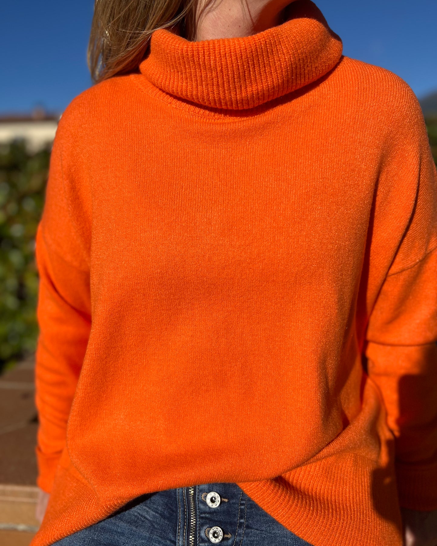 Jersey básico cuello alto naranja
