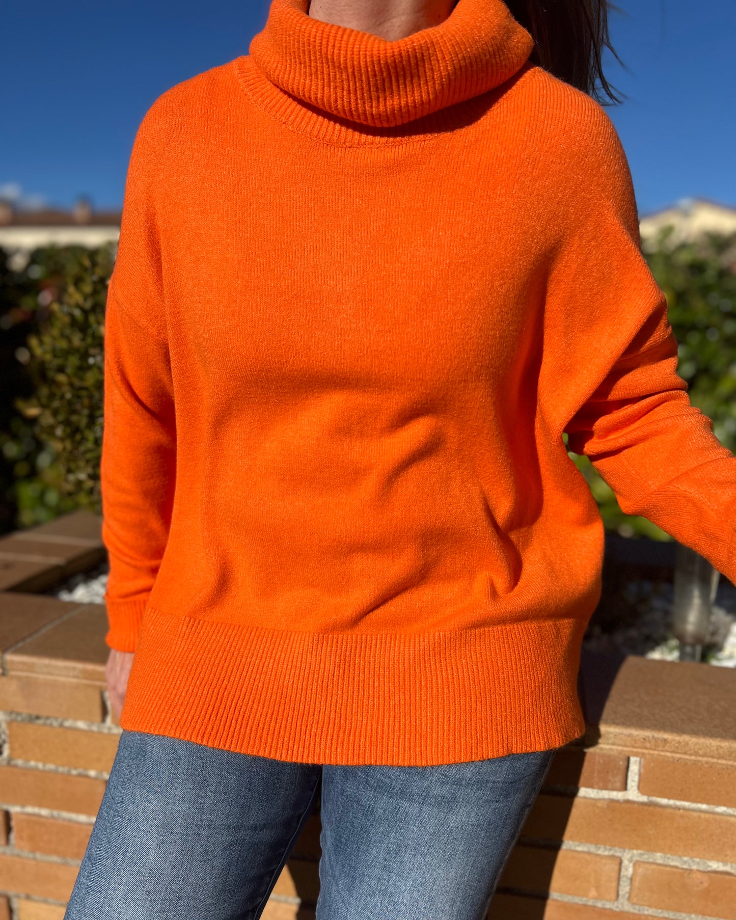 Jersey básico cuello alto naranja