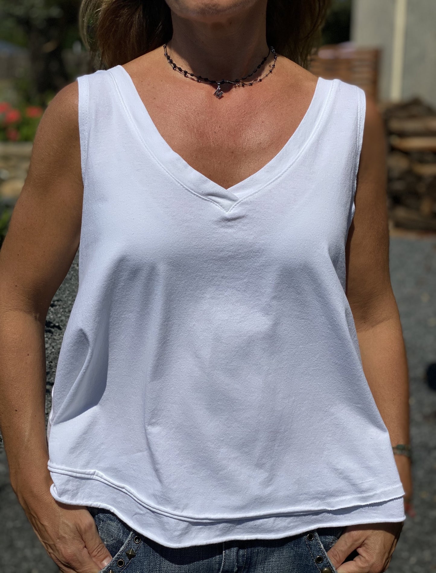 Camiseta tirantes doble pico blanco