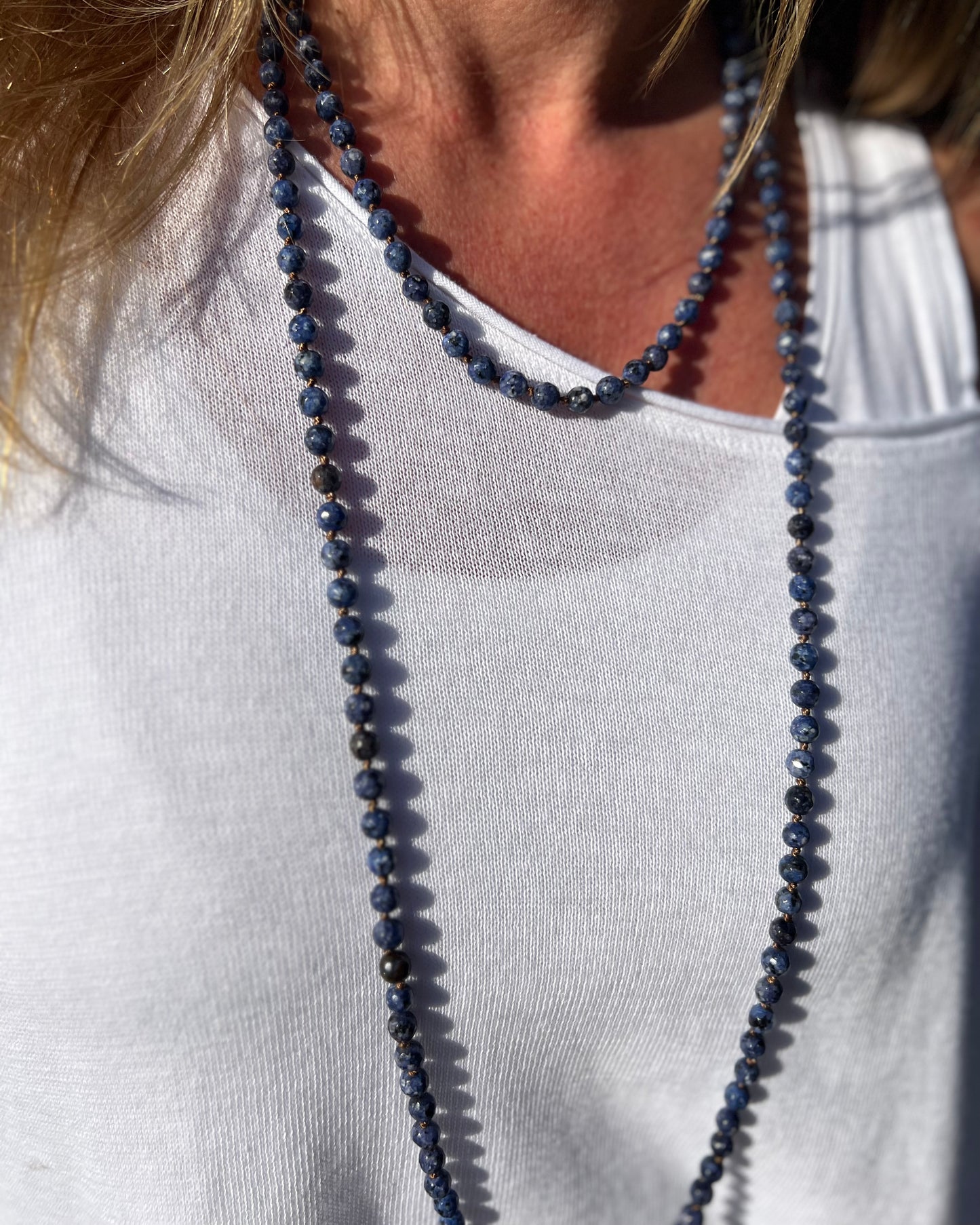Collar bolas azul