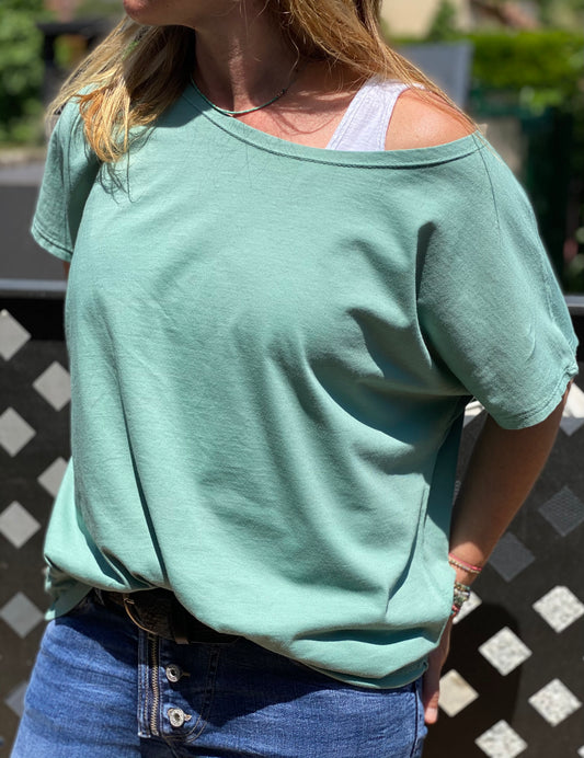 Básica manga corta cuello barco verde jade